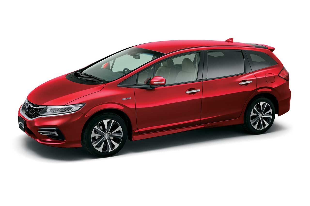 Honda Jade vs Toyota Fielder